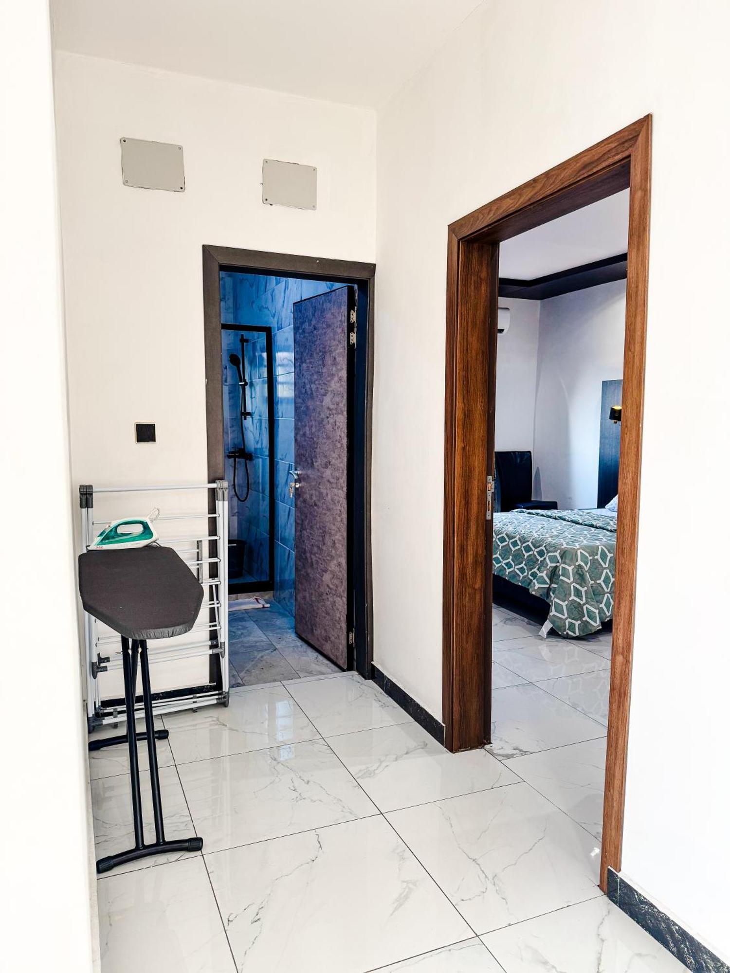 Novel Apartments ลิมเบ ภายนอก รูปภาพ