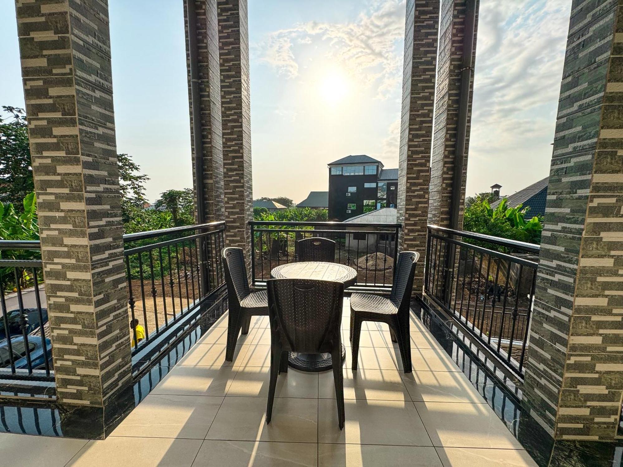 Novel Apartments ลิมเบ ภายนอก รูปภาพ